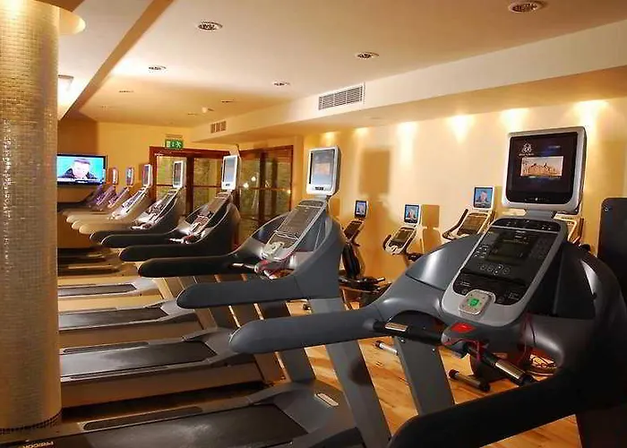 Royal Marine Hotel 4*