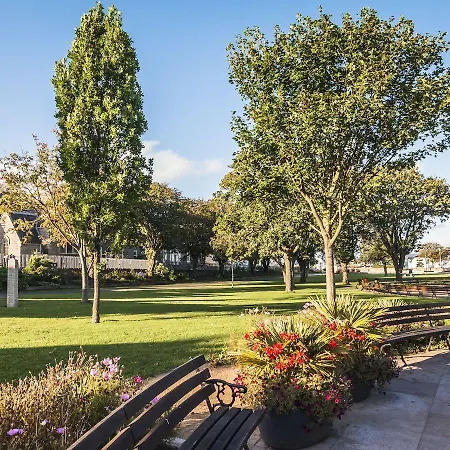 Royal Marine Hotel 4*