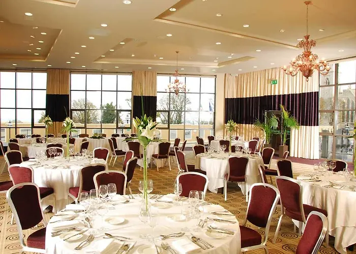 Royal Marine Hotel 4*