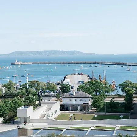 Royal Marine Hotel 4*